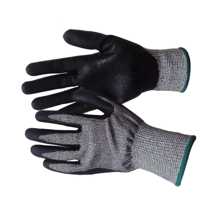 18 Gauge Cut Resistant Nitrile Coated Gloves 
